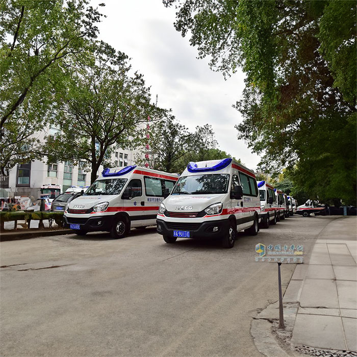 武汉出租救护车电话